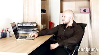 Alex Bach Barebacks Sean Robson