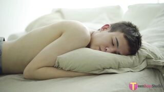 Bottom boy fucked in a bareback twink threesome