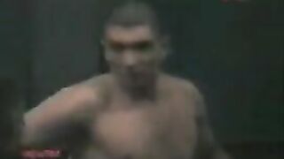 Скрытая камера в раздевалке солдатской бане