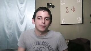 College Student Gets Head From A Guy