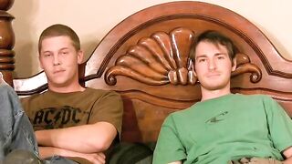 These best buds do everything together